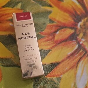 Revolution Pro New Neutral Satin Matte Lipstick - Vamped
